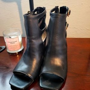 Vince Camuto Sandals